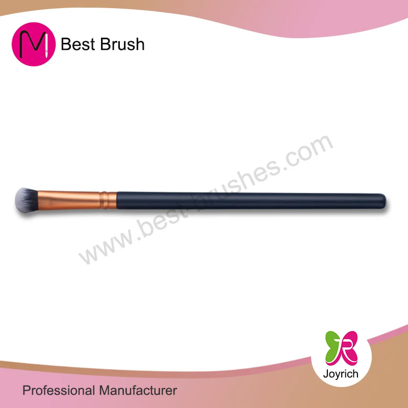 What Makes a Makeup Brush Set Essential for Every Beauty Enthusiast?