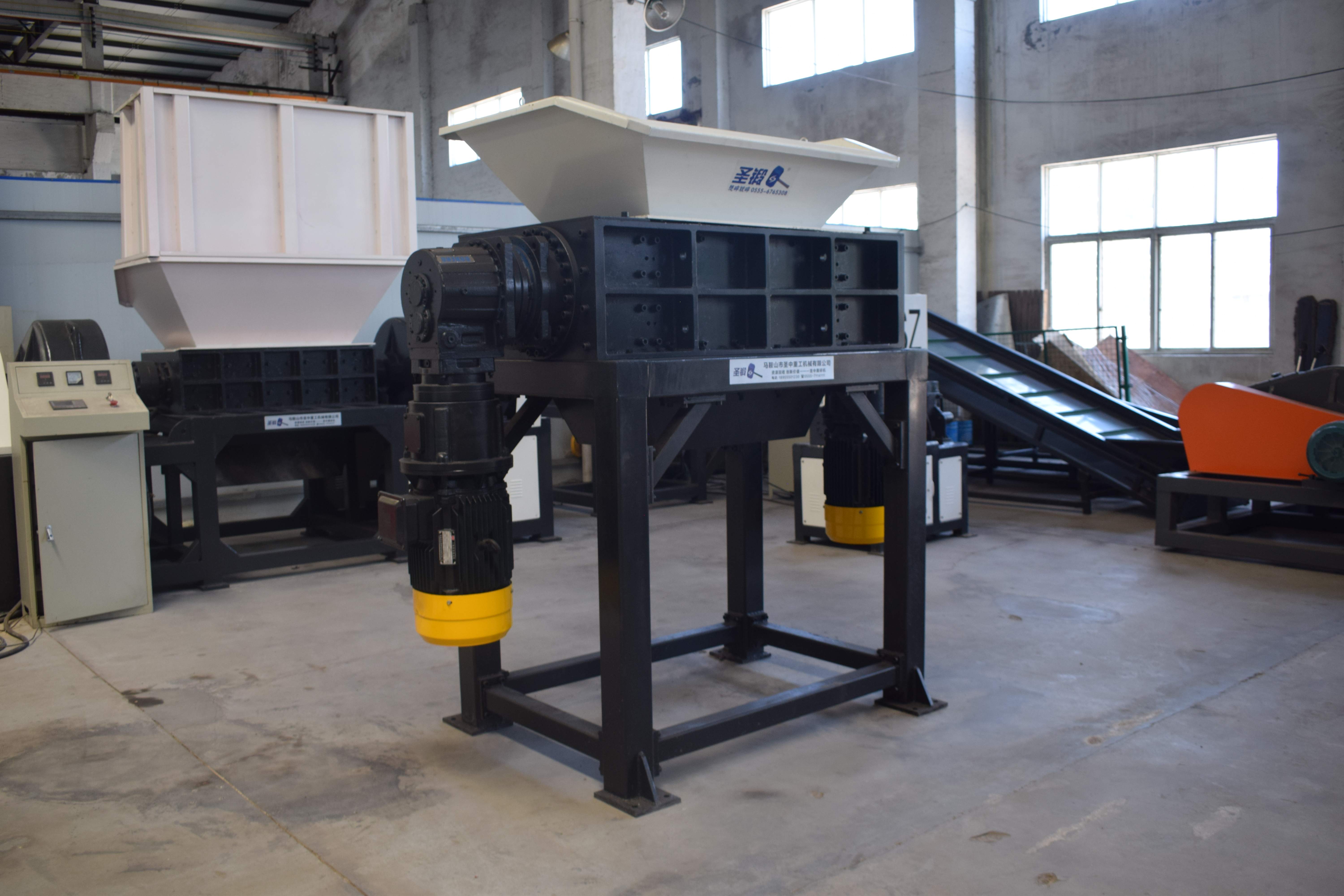 Powerful Plastic Shredder Manufacturer for Durable Industrial Shredding Solutions